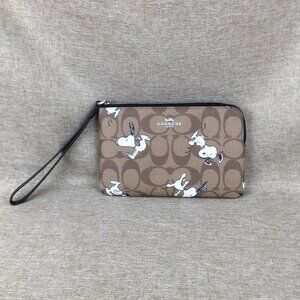 Coach X Peanuts Corner Zip Wristlet Wallet With Snoopy & Woodstock